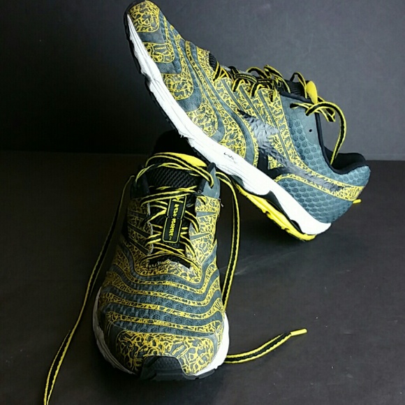 mizuno wave sayonara gold